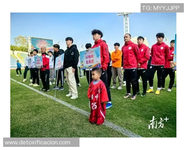 模仿足球明星出场仪式的创意活动与精彩瞬间分享