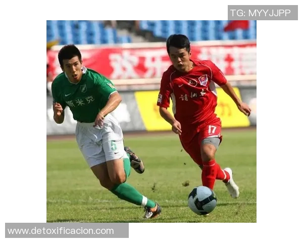 足球纪实：记录重庆足球队的突破历程